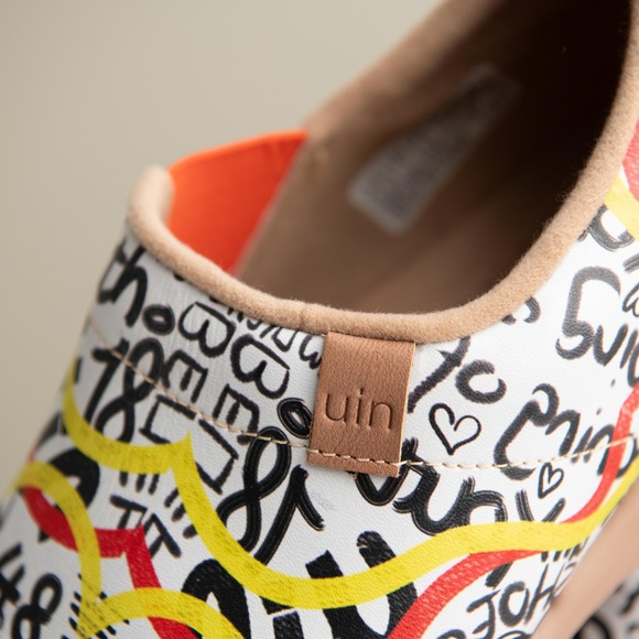 UIN Travel Shoes W Sz 9.5 NWOT! Graffiti Slip On Loafers Wearable Art Eclectic - Picture 5 of 9